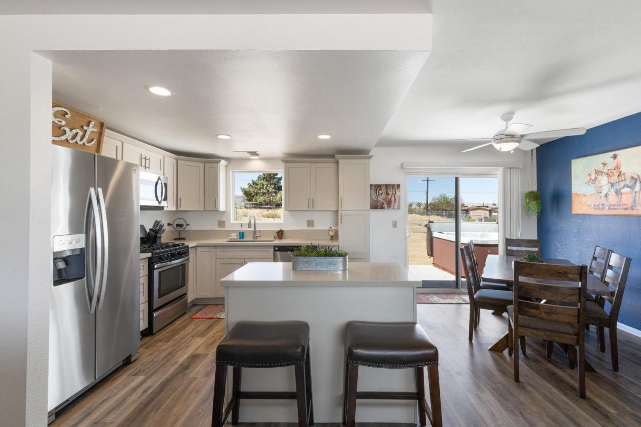 Horseshoe House - Hot Tub, Bbq And Fire Pit! Home Joshua Tree Exterior foto